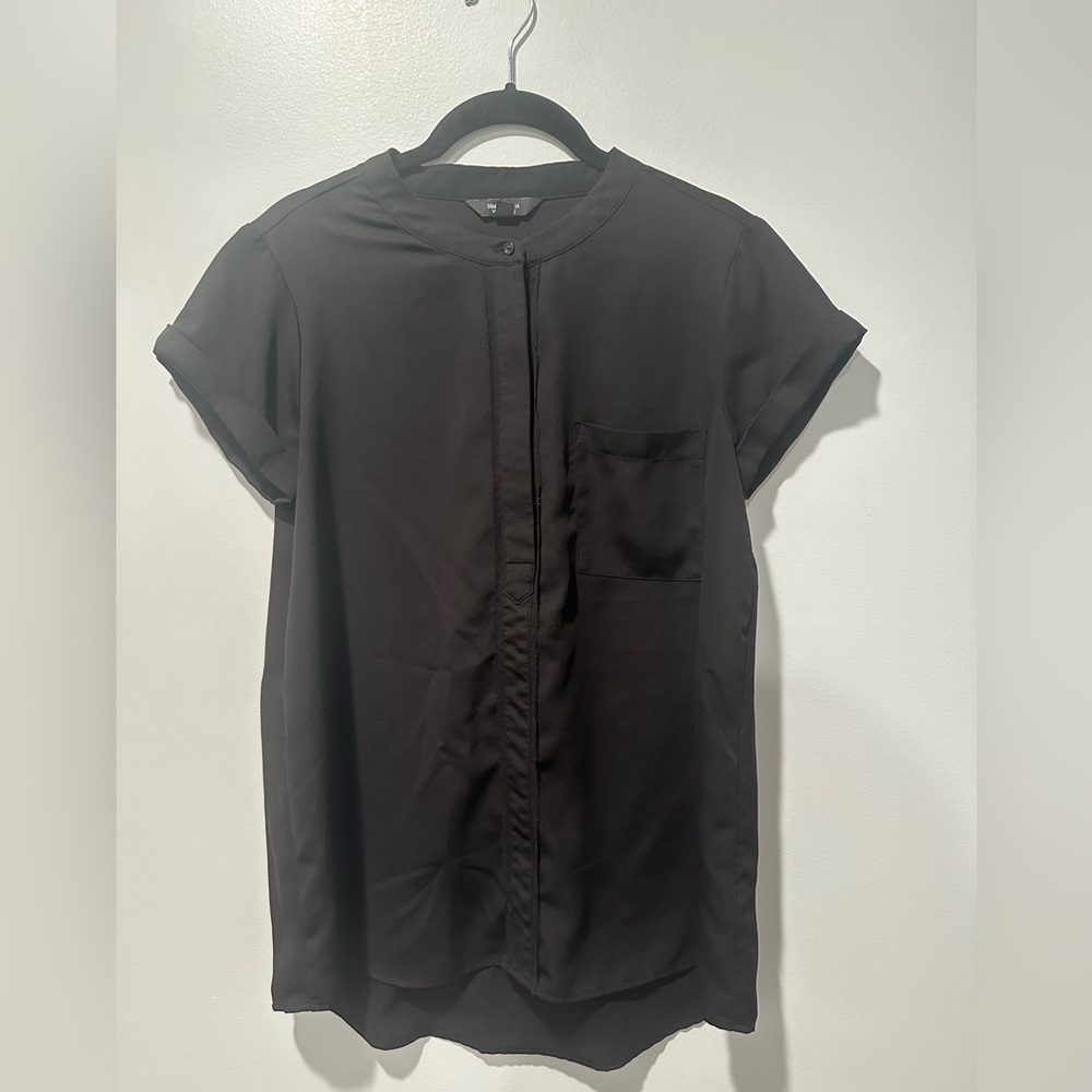 Vera Wang Sleeveless Blouse in Black